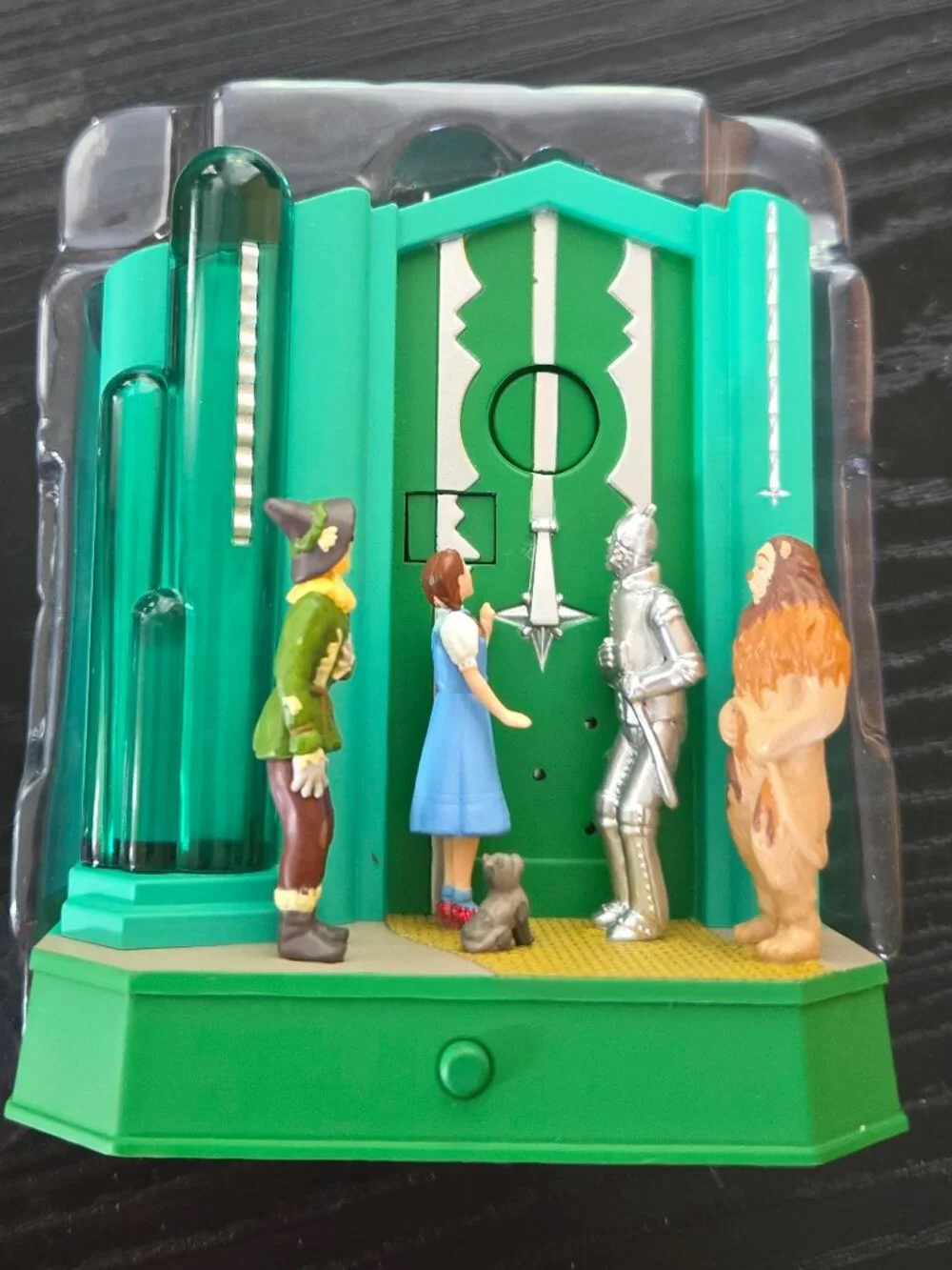 Hallmark Keepsake Magic Wizard of Oz Who Rang that bell animated ornament